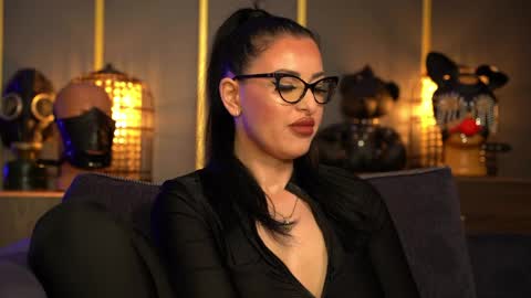 Snapshot of mistresskellykent chatting on 03.16.26 Mistress Kelly online show from 03.16.26