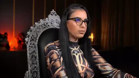 Snapshot of mistresskellykent chatting on 06.14.26 Mistress Kelly online show from 06.14.26