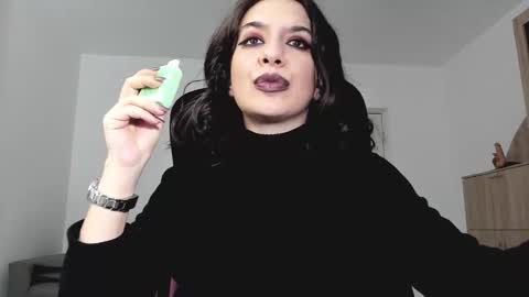 Snapshot of mistressmichelle5 chatting on 12.06.24 YourGoddessM online show from 12.06.24