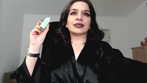 Snapshot of mistressmichelle5 chatting on 12.06.24 YourGoddessM online show from 12.06.24