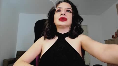 Snapshot of mistressmichelle5 chatting on 12.20.24 YourGoddessM online show from 12.20.24