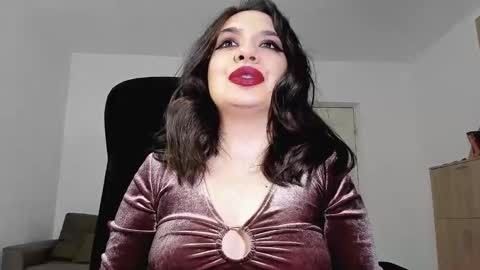 Snapshot of mistressmichelle5 chatting on 02.27.25 YourGoddessM online show from 02.27.25