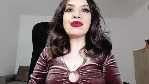 Snapshot of mistressmichelle5 chatting on 02.27.25 YourGoddessM online show from 02.27.25