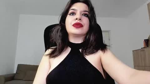 Snapshot of mistressmichelle5 chatting on 03.05.25 YourGoddessM online show from 03.05.25