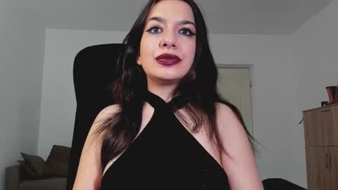 Snapshot of mistressmichelle5 chatting on 09.15.25 YourGoddessM online show from 09.15.25
