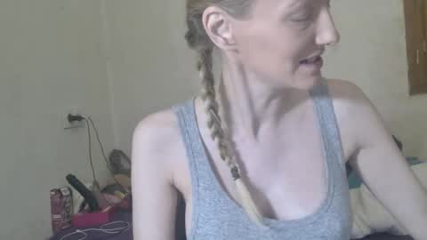 Snapshot of mistressmilly32 chatting on 02.06.26 mistressmilly32 online show from 02.06.26