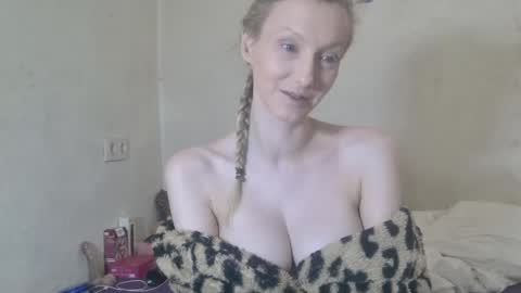 Snapshot of mistressmilly32 chatting on 02.10.26 mistressmilly32 online show from 02.10.26