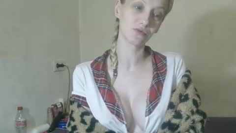 Snapshot of mistressmilly32 chatting on 03.07.26 mistressmilly32 online show from 03.07.26