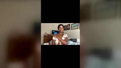 Snapshot of mistressmimi__ chatting on 01.08.26 Goddessmimi online show from 01.08.26