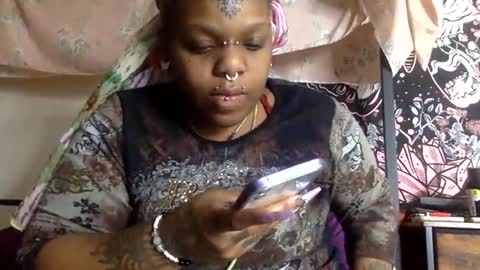 Snapshot of mistressmystii chatting on 01.22.25 Mistress Mystii online show from 01.22.25