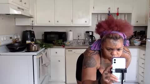 Snapshot of mistressmystii chatting on 02.14.25 Mistress Mystii online show from 02.14.25