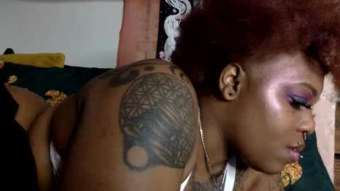 Snapshot of mistressmystii chatting on 02.15.25 Mistress Mystii online show from 02.15.25