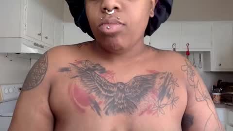 Snapshot of mistressmystii chatting on 02.25.25 Mistress Mystii online show from 02.25.25