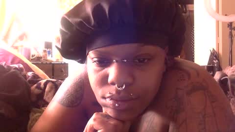 Snapshot of mistressmystii chatting on 02.25.25 Mistress Mystii online show from 02.25.25