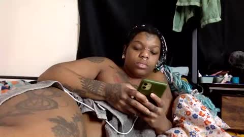 Snapshot of mistressmystii chatting on 12.23.25 Mistress Mystii online show from 12.23.25