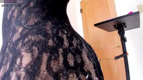Snapshot of mistressnatti chatting on 04.17.26 Natti online show from 04.17.26