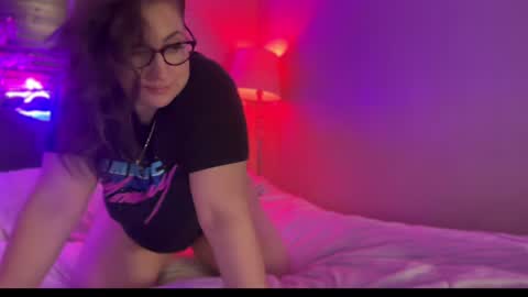 Snapshot of mistresssx chatting on 12.22.24 Miss X online show from 12.22.24