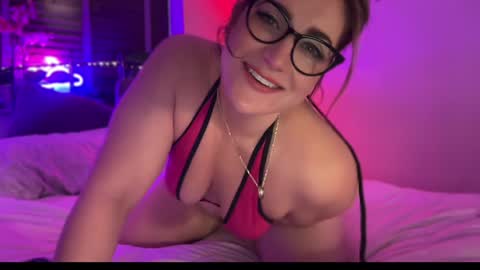 Snapshot of mistresssx chatting on 12.23.24 Miss X online show from 12.23.24