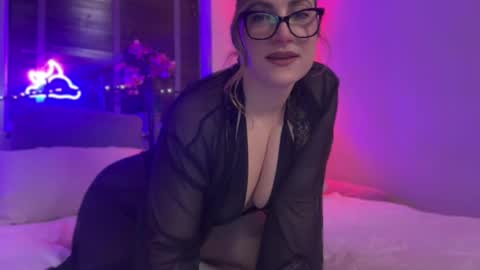 Snapshot of mistresssx chatting on 11.05.25 Miss X online show from 11.05.25