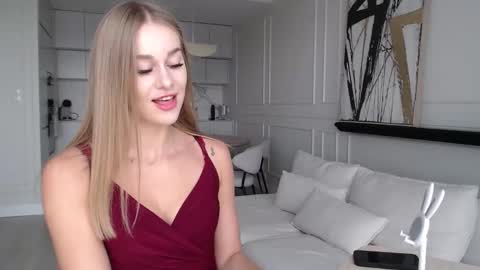 Snapshot of mistressuniverse chatting on 09.22.25 mistressuniverse online show from 09.22.25