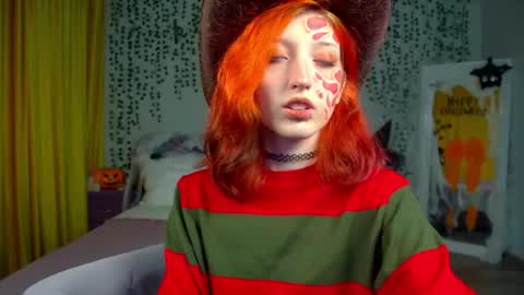 Snapshot of mistymarlow chatting on 10.27.25 Misty online show from 10.27.25