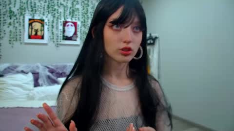 Snapshot of mistymarlow chatting on 11.04.25 Misty online show from 11.04.25