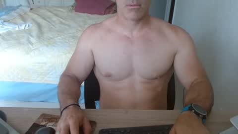 Snapshot of mitcheli chatting on 03.05.25 Onlyfans online show from 03.05.25