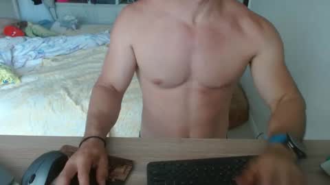 Snapshot of mitcheli chatting on 09.29.25 Onlyfans online show from 09.29.25