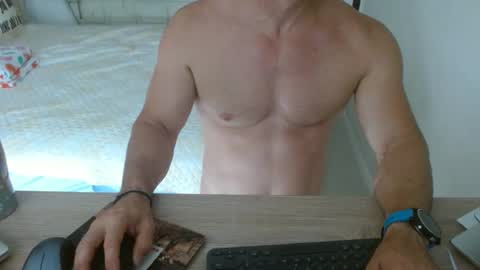 Snapshot of mitcheli chatting on 10.21.25 Onlyfans online show from 10.21.25