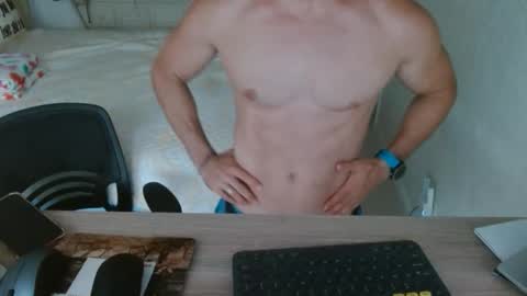 Snapshot of mitcheli chatting on 10.24.25 Onlyfans online show from 10.24.25