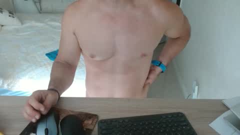 Snapshot of mitcheli chatting on 11.04.25 Onlyfans online show from 11.04.25