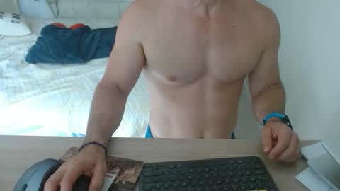 Snapshot of mitcheli chatting on 11.10.25 Onlyfans online show from 11.10.25