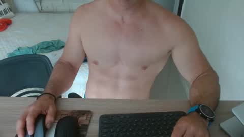 Snapshot of mitcheli chatting on 11.17.25 Onlyfans online show from 11.17.25