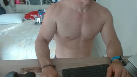 Snapshot of mitcheli chatting on 01.08.26 Onlyfans online show from 01.08.26