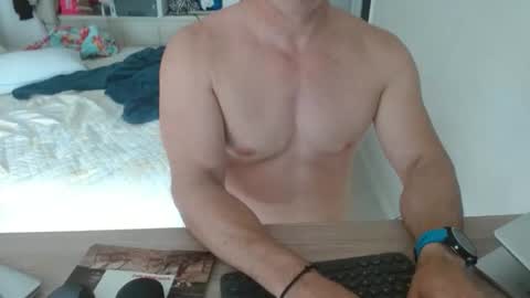 Snapshot of mitcheli chatting on 01.14.26 Onlyfans online show from 01.14.26