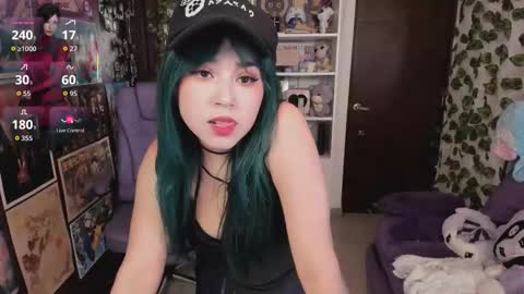 Snapshot of mitsu_dva chatting on 03.13.26 Emili online show from 03.13.26