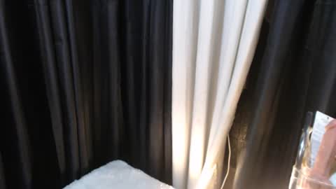 Snapshot of mitsubishixxx chatting on 11.15.25 Nardz online show from 11.15.25