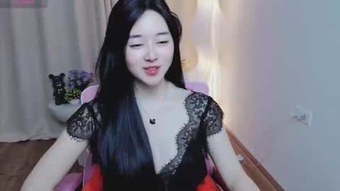 Snapshot of miu999 chatting on 12.23.25 miu online show from 12.23.25