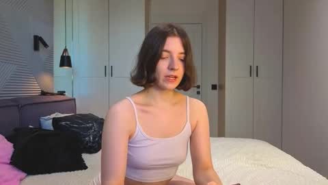 Snapshot of miu_in_chains chatting on 09.29.25 miu_in_chains online show from 09.29.25