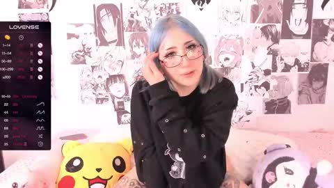 Snapshot of miwaviolet chatting on 12.15.24  Miwa Violet  online show from 12.15.24