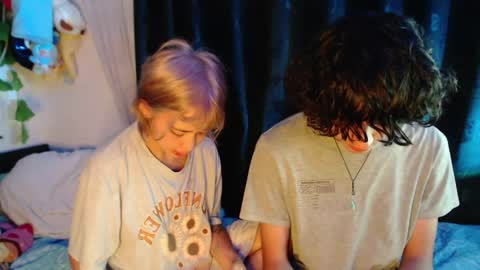 Naomi and Nekorii online show from 05.08.26