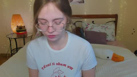 Snapshot of miya_soft chatting on 05.19.26 Miya online show from 05.19.26