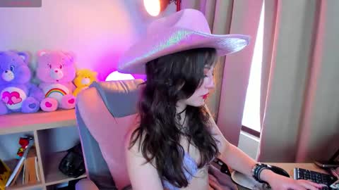 Snapshot of miyuki_wolf chatting on 10.30.25 miyuki_wolf online show from 10.30.25