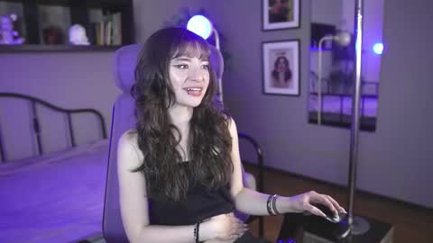 Snapshot of miyuki_wolf chatting on 12.04.25 miyuki_wolf online show from 12.04.25