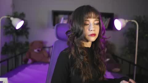 Snapshot of miyuki_wolf chatting on 12.20.25 miyuki_wolf online show from 12.20.25