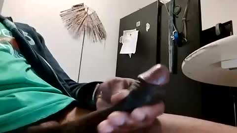 Snapshot of mizerze chatting on 01.25.25 mizerze online show from 01.25.25