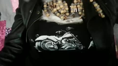 Snapshot of miztrezk chatting on 02.25.26 miztrezk online show from 02.25.26