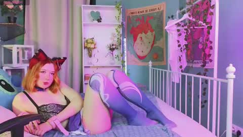 Snapshot of mizukinoyoru chatting on 02.11.25 Mizuki online show from 02.11.25