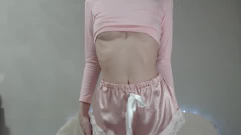 Snapshot of mmmeoww chatting on 01.15.25 Ariela online show from 01.15.25