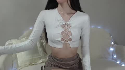 Snapshot of mmmeoww chatting on 01.20.25 Ariela online show from 01.20.25